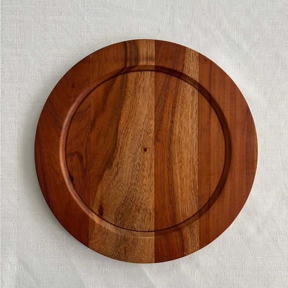 Williams Sonoma Olive-wood Plate Setting - Picture 2 of 10